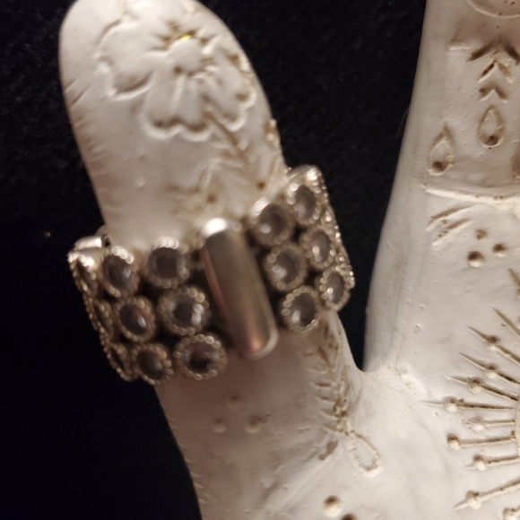 Unique glitzy ring size 7 - Picture 2 of 2